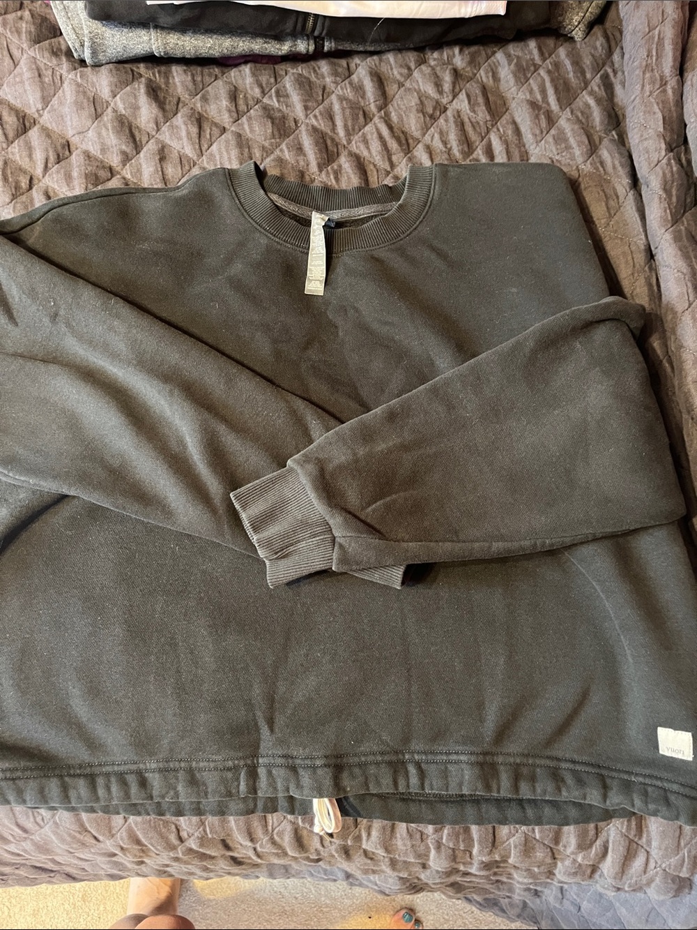 Vuori Black Crewneck Sweatshirt